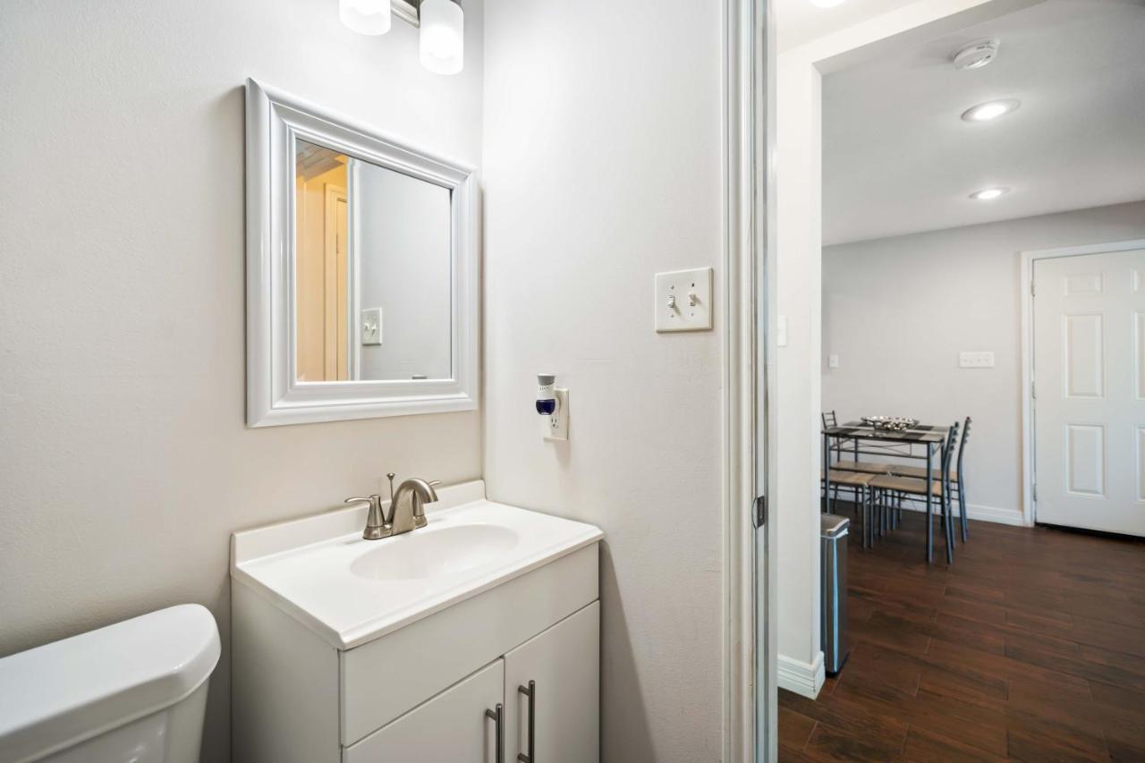Stunning & Vibrant Apt 7 Min From Tx Med Center Houston Exterior photo